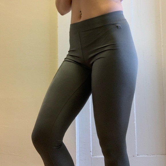 SOLD Metallic Silver PINK Leggings - Picture 2 of 6